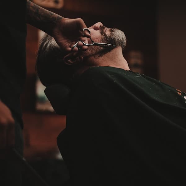Pencukuran Kumis & Jenggot